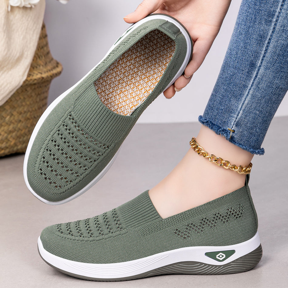 2026 Spring Cross-Border Slip-On Shoes: Soft-Bottom "Not Tired" Mom Shoes