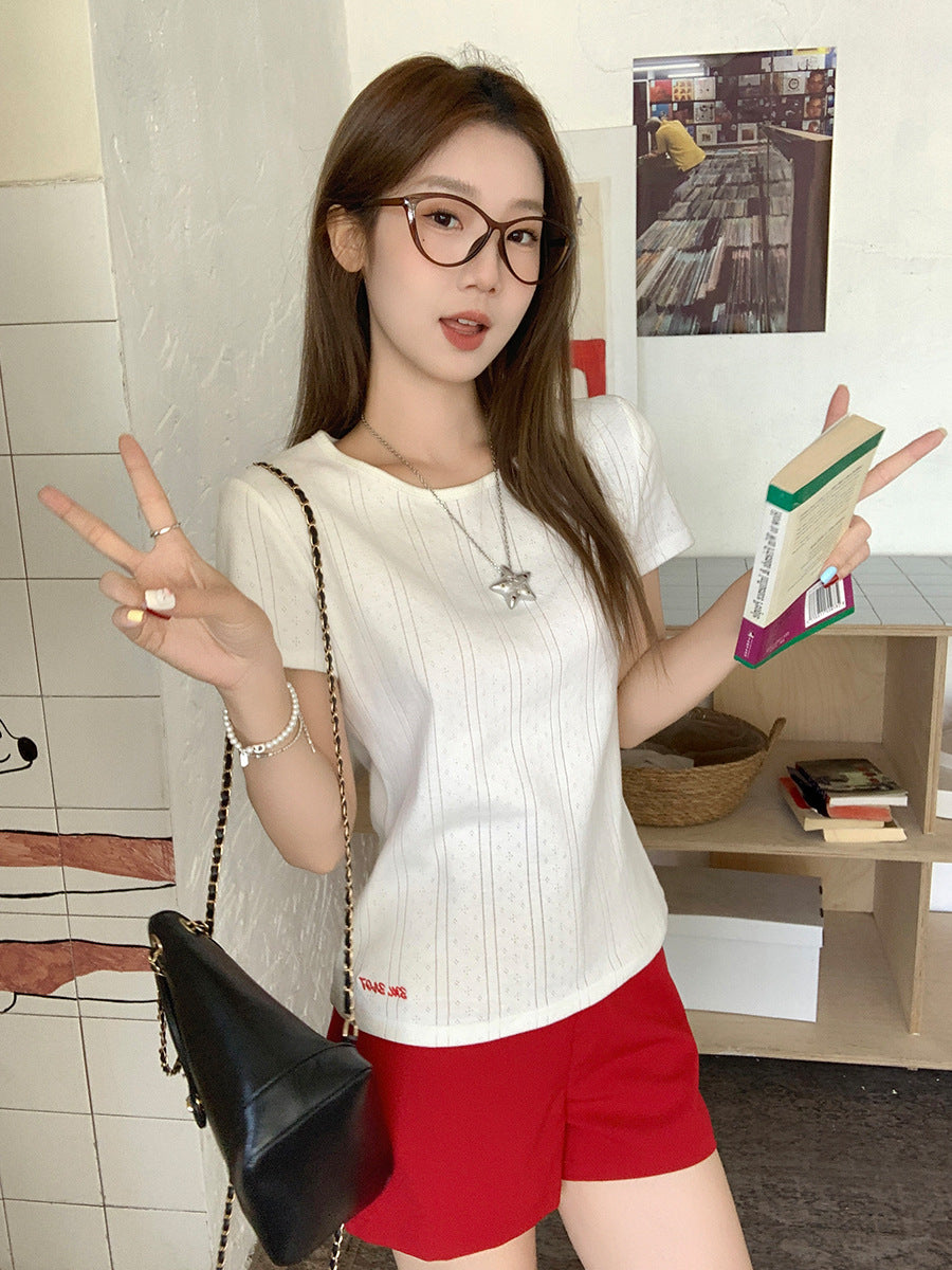 2026 Summer Korean Textured White T-Shirt: Chic Letter Embroidery Short Top 🤍✨