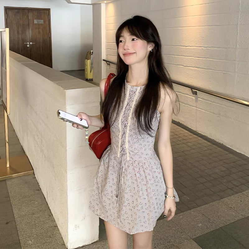 French Floral Sleeveless Short Dress – Petite & Elegant