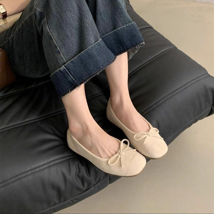 Silver Ballet Flats with Scalloped Bow and Soft Sole