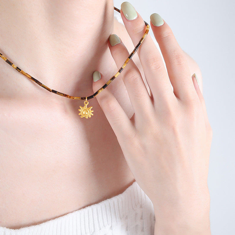 Vintage Tiger Eye Sun Pendant Clavicle Necklace