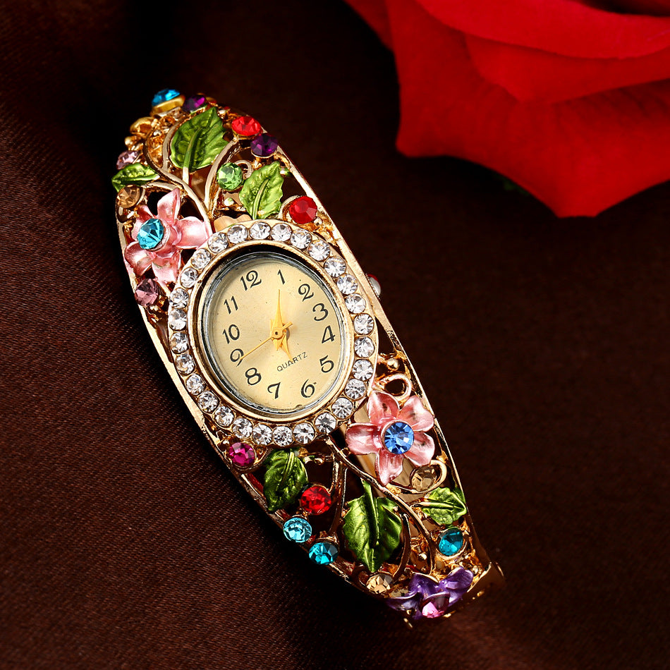 Women's Premium Hong Kong Style Retro Light Luxury Bracelet Watch