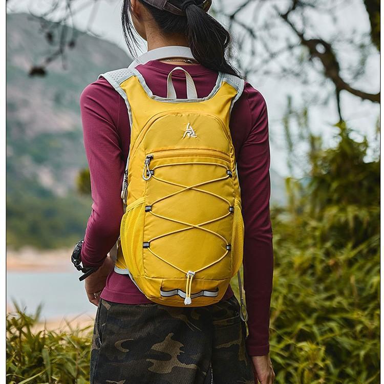 Unisex Lightweight Hiking Backpack Outdoor Camping Travel Bag