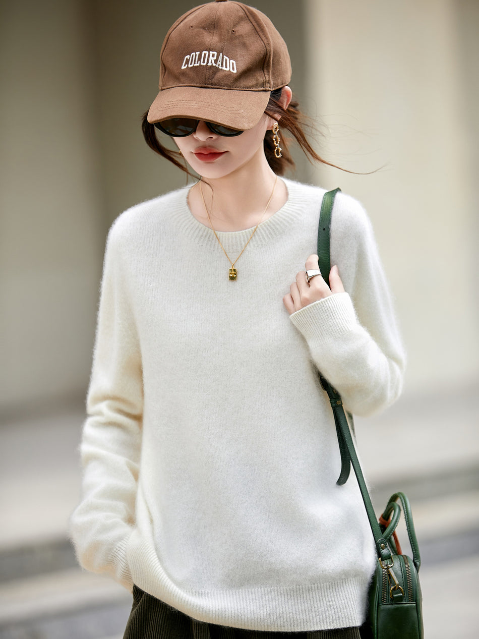 Women's Wool Blend Round Neck Seamless Knit Sweater