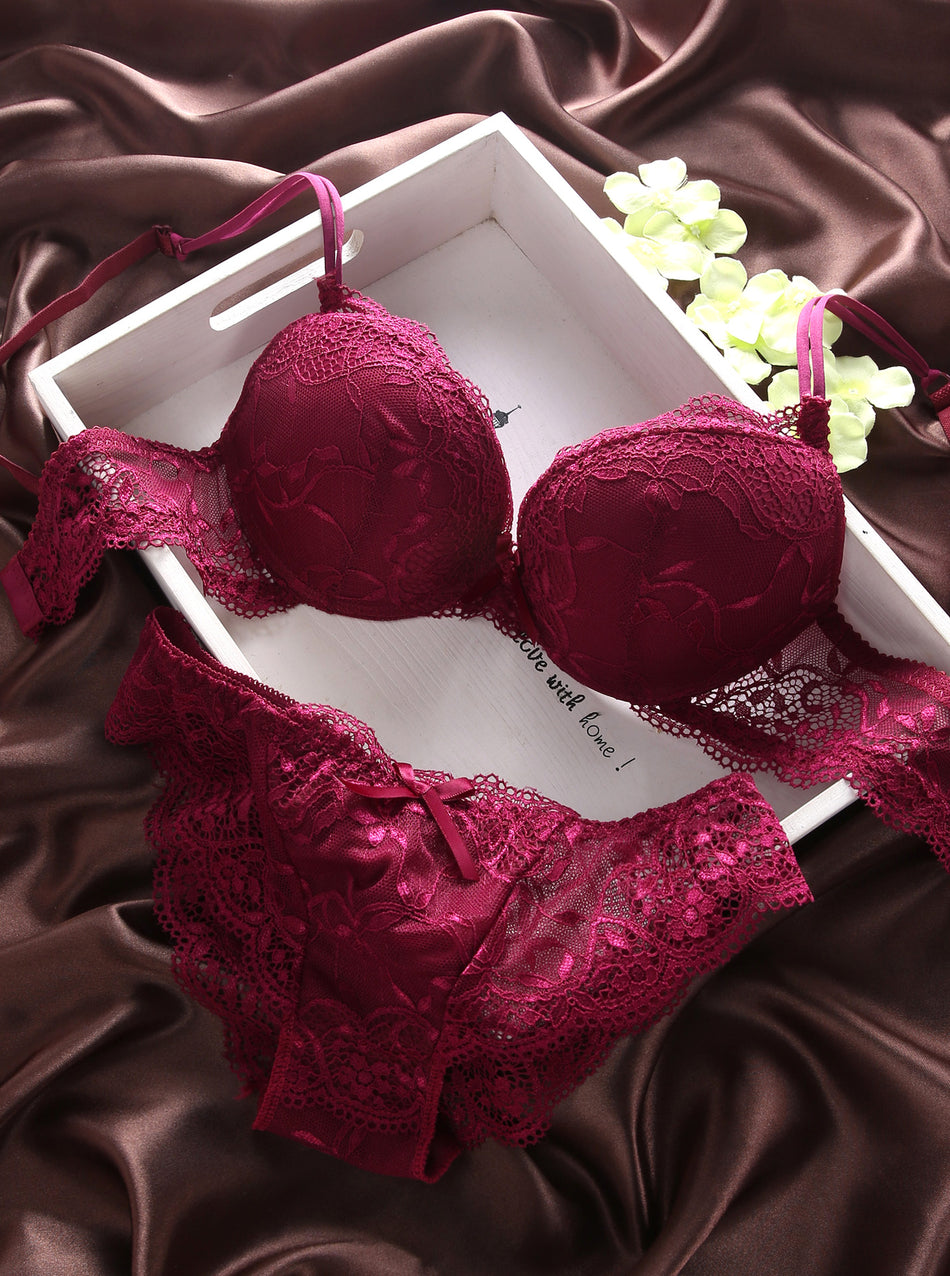 Elegant Lace Bra & Panty Set for Women
