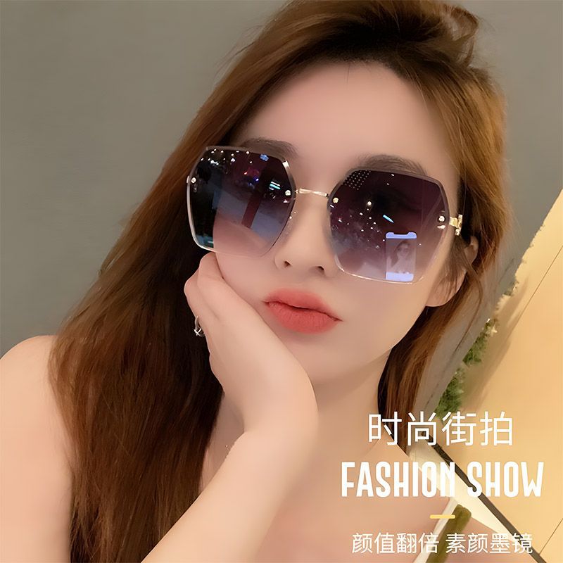 2025 Popular Large-Frame Sunglasses for Women UV Protection