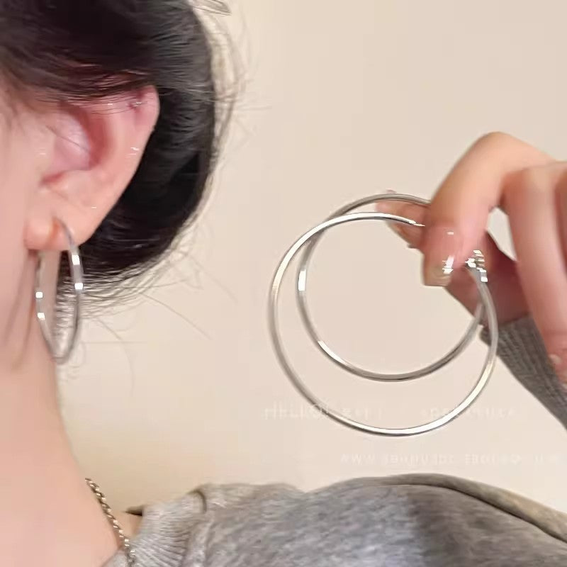 Exaggerated European Hoop Earrings – Luxe Meets Edge