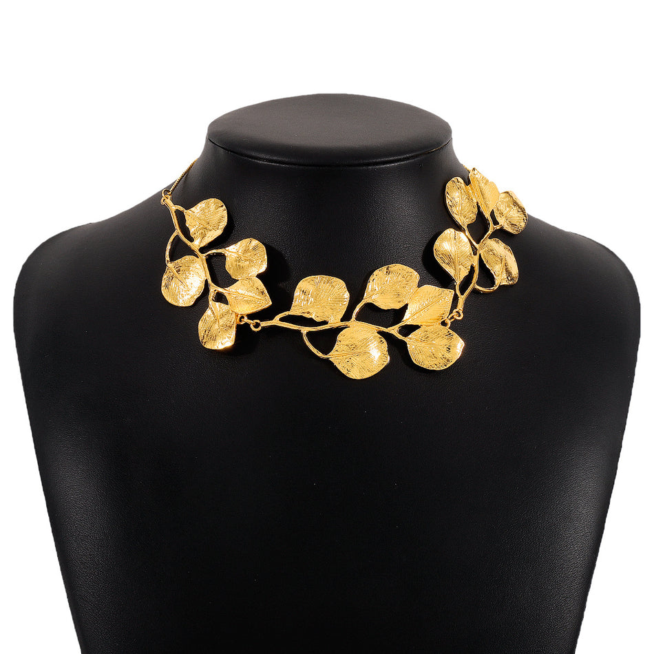 Exaggerated Leaf Metal Necklace – ZA Style Statement Jewelry