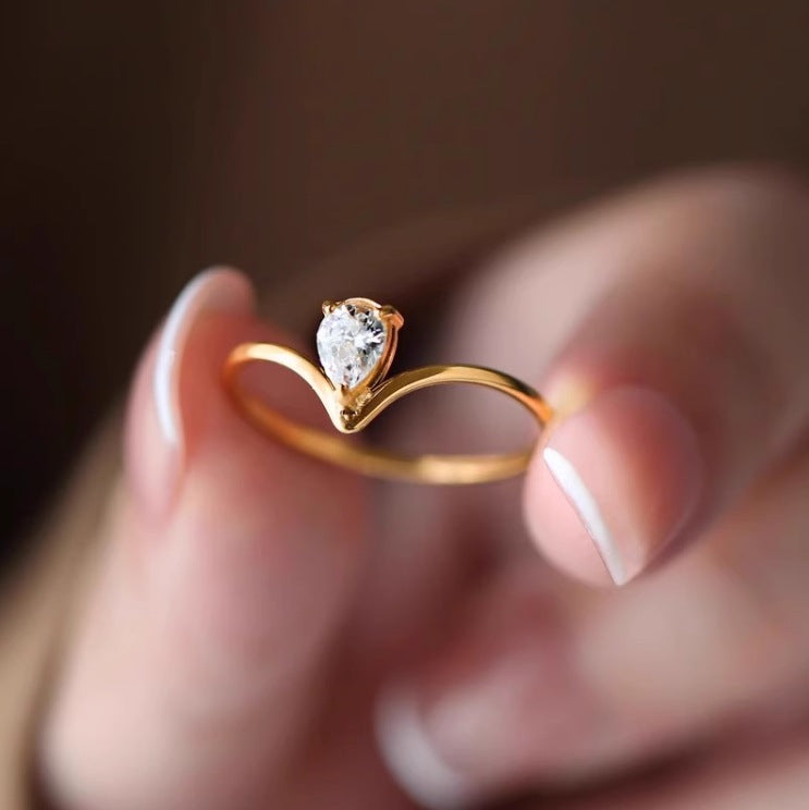 V-Shaped Water Drop Zircon Ring – 18K Gold Plated
