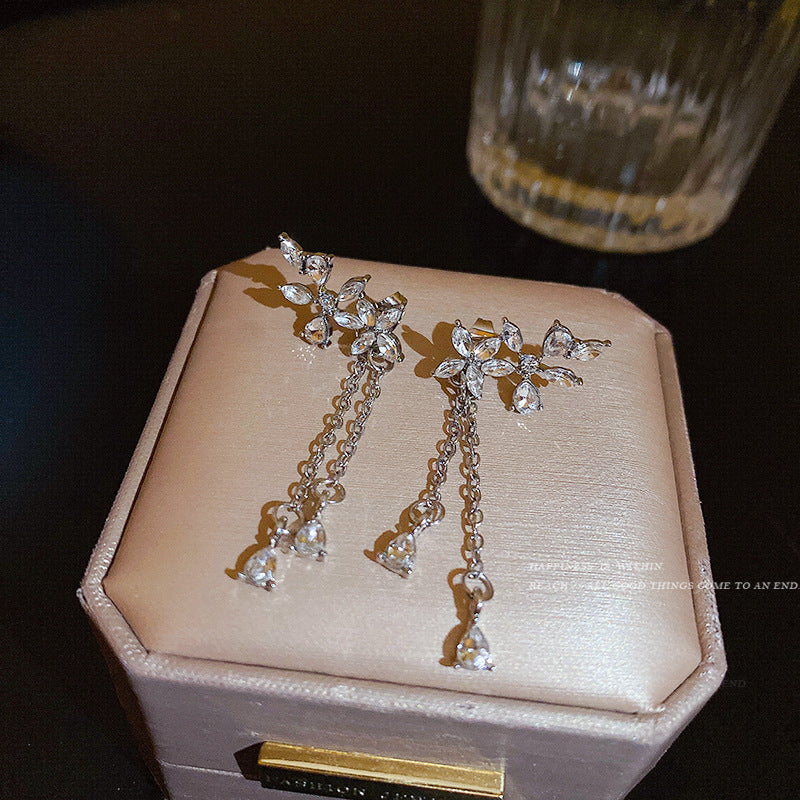 French Vintage Bridal Earrings – Elegant Flower Tassel Design