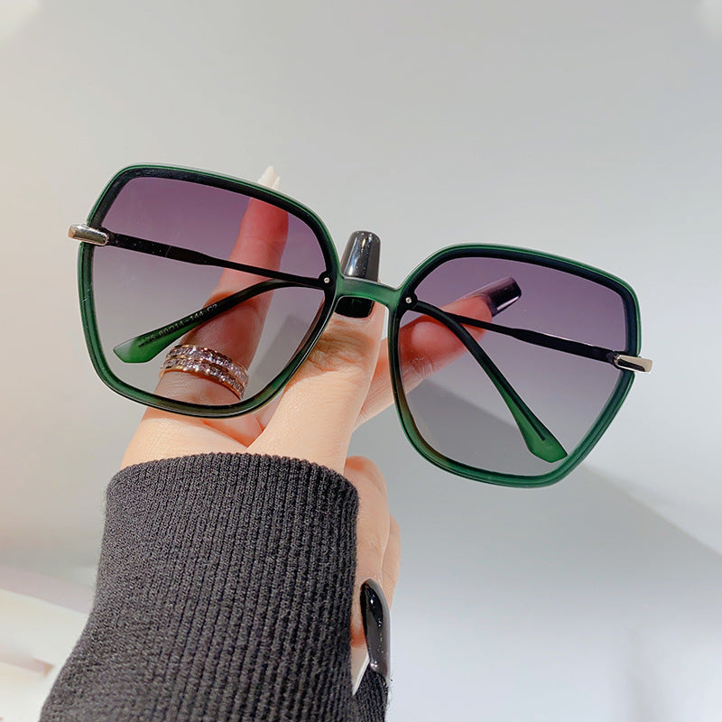 Women’s Retro Large-Frame Polarized Sunglasses