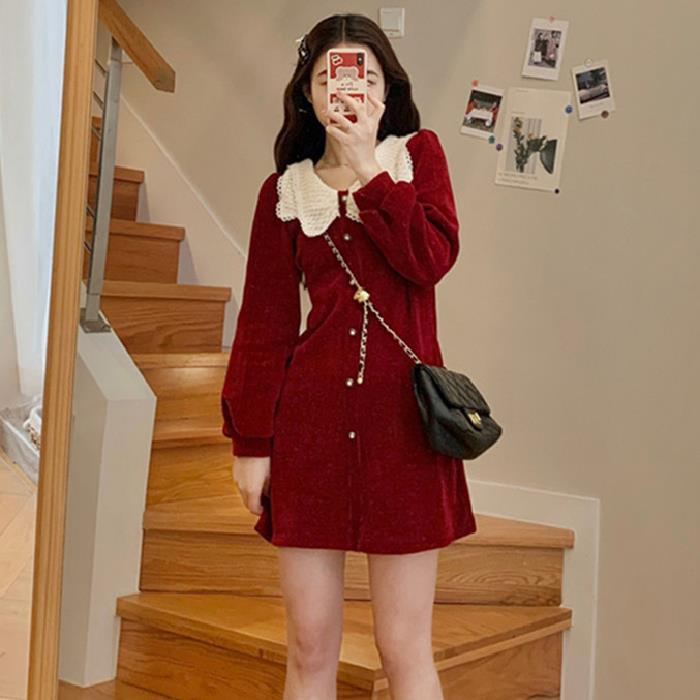 Women’s Golden Velvet Hepburn-Style Dress