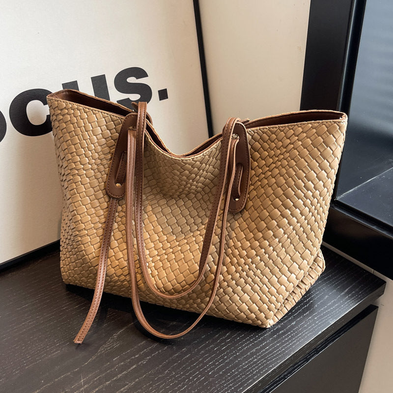 Spring Woven Shoulder Bag – Retro & Stylish