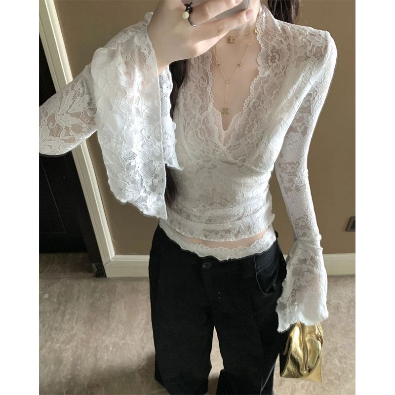 White V-Neck Lace Long Sleeve Top – Slim Fit Elegance