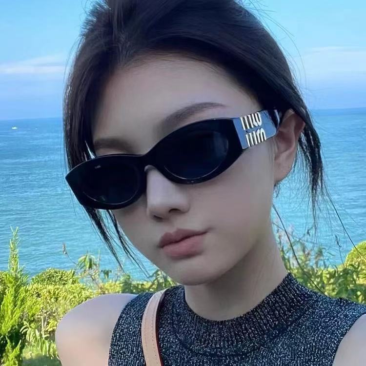 2025 European Cat-Eye Sunglasses for Women UV Protection